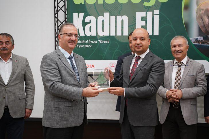 Toyota Otomotiv Sanayi Türkiye, "Geleceğe Kadın Eli" projesini hayata geçiriyor G1