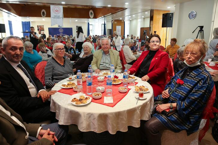 Bakan Yanık, Etiler Huzurevi'nde konser izledi G1