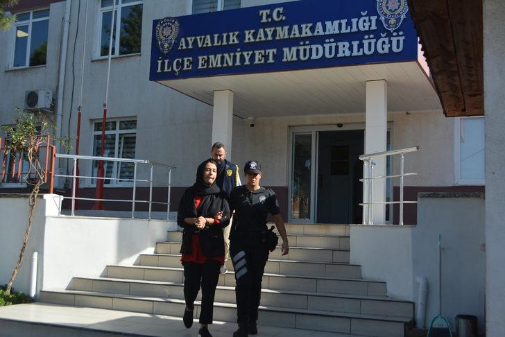 Polis olduklarını söyleyip 700 bin lira dolandırdılar G4