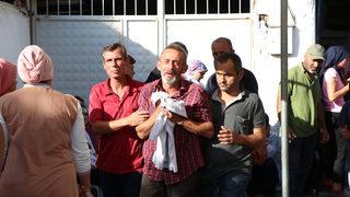 İzmir'de yangın söndürme göletinde boğulan kardeşler toprağa verildi