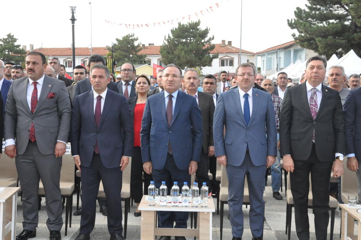 Adalet Bakanı Bozdağ, Kırşehir'de toplu a&ccedil;ılış ve temel atma t&ouml;reninde konuştu: (1)