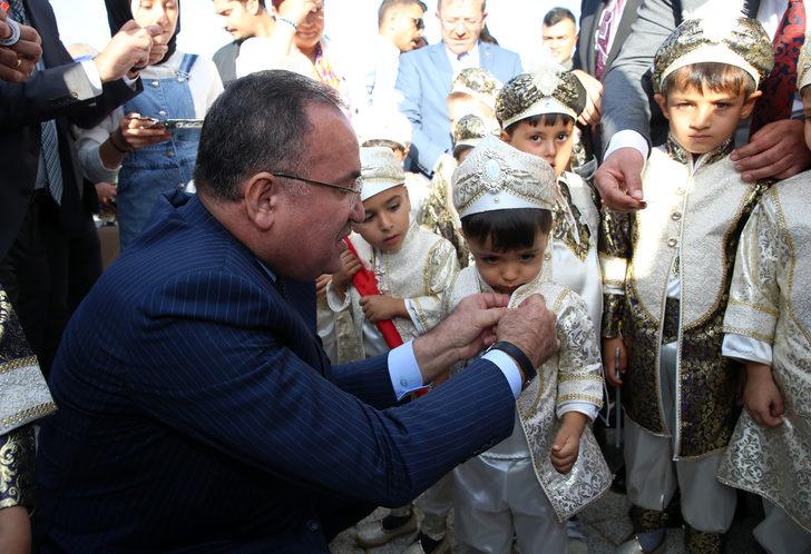 Adalet Bakanı Bozdağ, Kırşehir'de toplu açılış ve temel atma töreninde konuştu: (2) G5