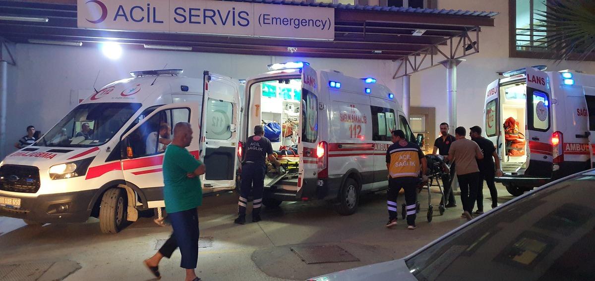 Osmaniye'de devrilen otomobilde aynı aileden 1 kişi &ouml;ld&uuml;, 6 kişi yaralandı