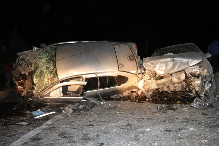 Adıyaman'da iki otomobilin çarpışması sonucu 3 kişi yaralandı G2