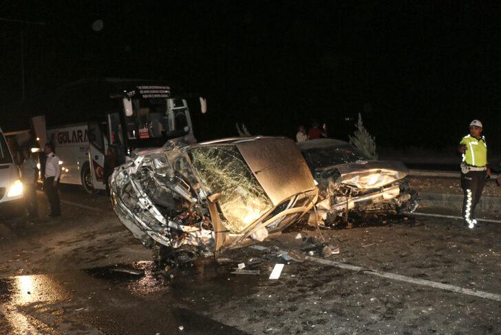 Adıyaman'da iki otomobilin çarpışması sonucu 3 kişi yaralandı G3