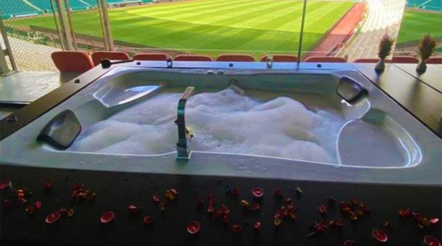 Süper Lig'de bir ilk! Locada jakuzi keyfi