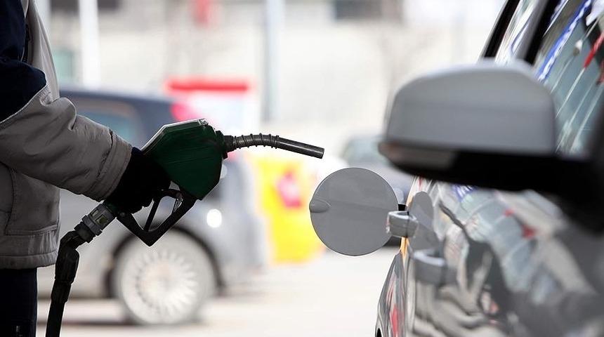 Benzin fiyatları düştü mü? Petrol fiyatları düşüşe geçti! Son dakika benzin ve mazot fiyatı düştü mü?  