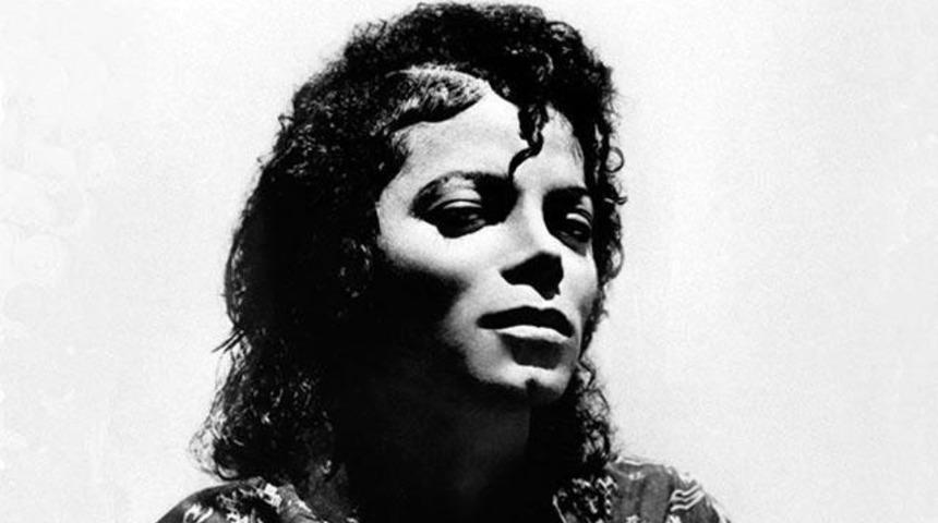 Michael Jackson &ouml;l&uuml;m&uuml;n&uuml;n 6. yıl d&ouml;n&uuml;m&uuml;nde anılıyor