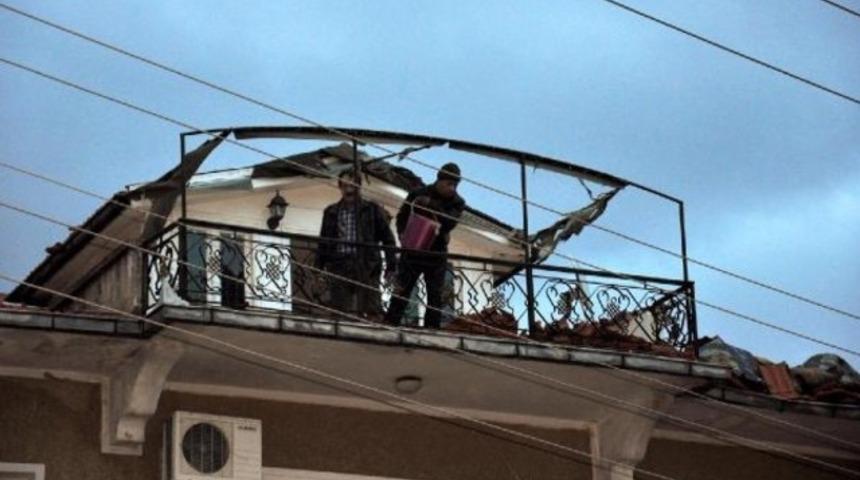 Ayvalık'ta şiddetli yağış nedeniyle okullar tatil edildi