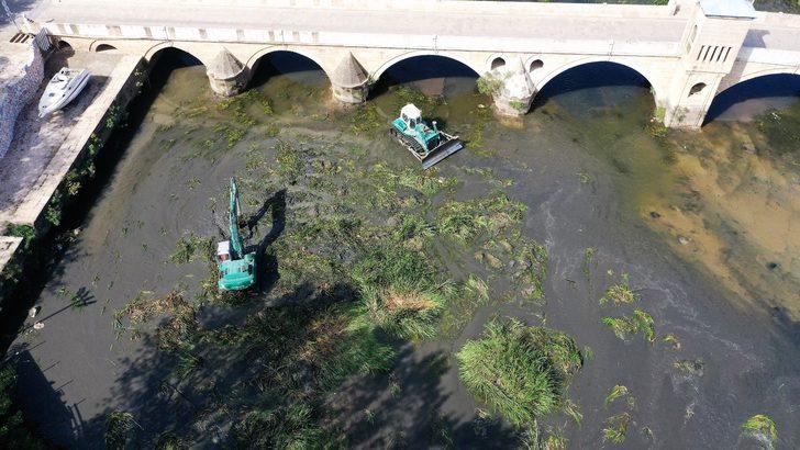 Otla kaplanan Tunca Nehri'nde temizlik çalışması başlatıldı G3