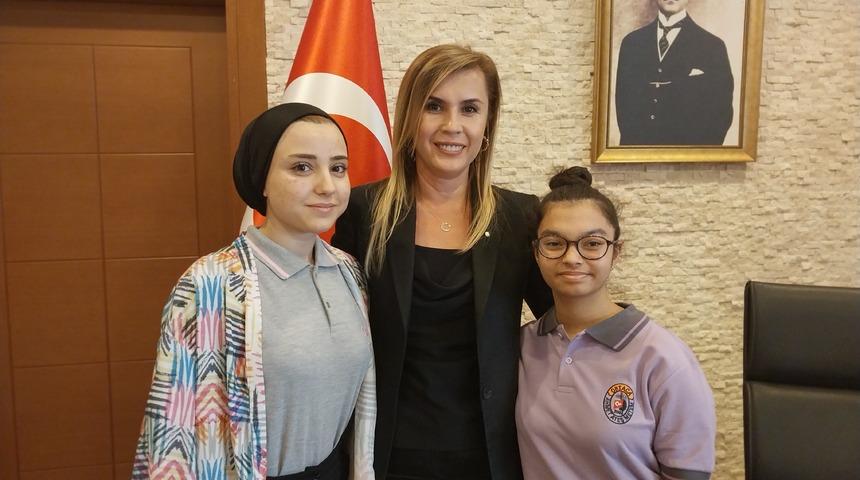 Muğla'da eğitimlerini yarıda bırakan kız öğrenciler Kaymakam'ın çabasıyla yeniden okula başladı