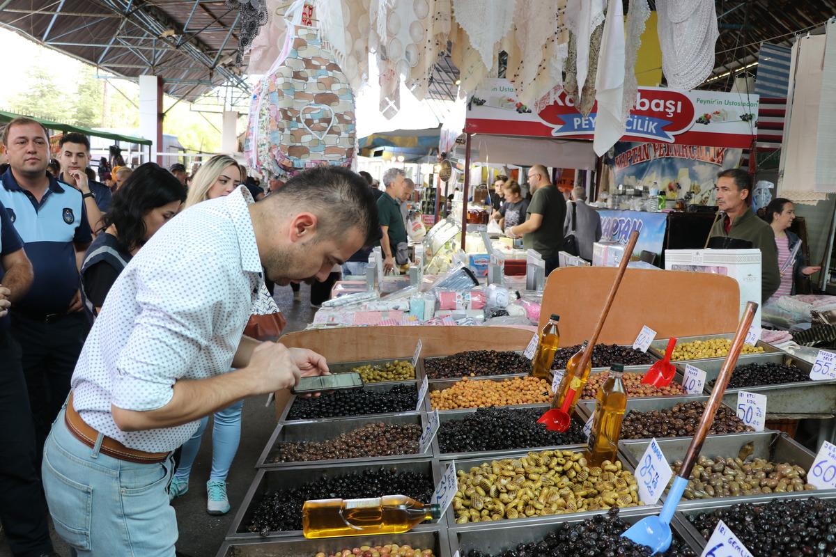 Edirne'de pazarlarda "sahte &uuml;r&uuml;n" denetimi ger&ccedil;ekleştirildi