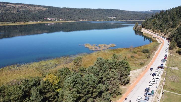 Hafta sonu güneşli havayı fırsat bilenler Abant'ta yoğunluk oluşturdu G2