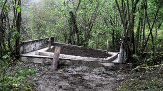 Ailesi, DHKPC’li Şafak Yayla’nın mezarını beton dökerek koruma altına aldı