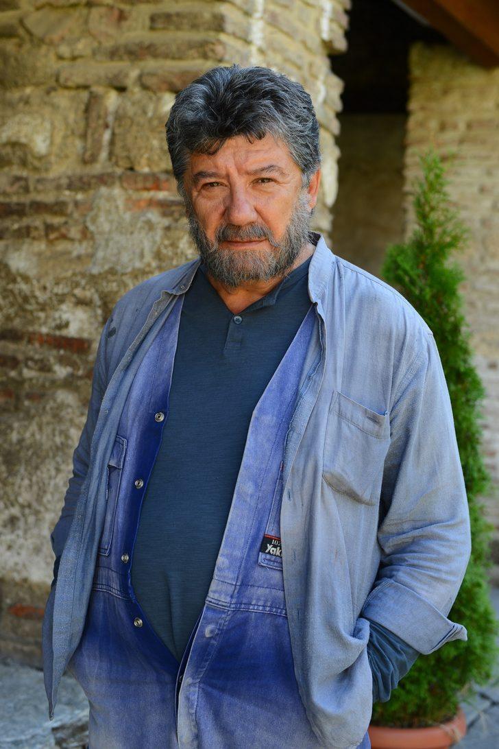 PORTRE - Tiyatro, dizi ve sinema oyuncusu Tarık Ünlüoğlu vefatının 3. yılında anılıyor G4