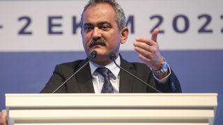 Bakan Özer Muhtemelen haberleri yok diyerek açıkladı: Para gönderdik, 1 lira bile harcamamışlar