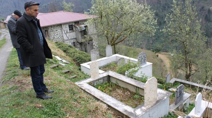 Gece yarısı mezarları açıyor! Köylüler sabaha kadar nöbette