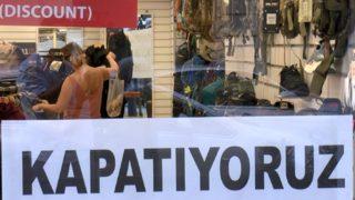 İstanbul'un ilk katlı otoparkı yıkılıyor, işletmeler son kez kepenk açtı: Yavaş yavaş ışıkları kapatacağız, hüzünleneceğiz