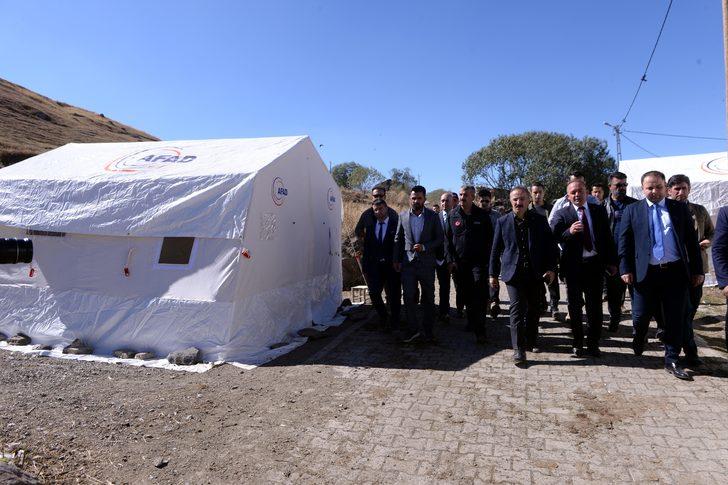 İçişleri Bakan Yardımcısı Çataklı, Göle'de depremden etkilenen köylerde inceleme yaptı: G3