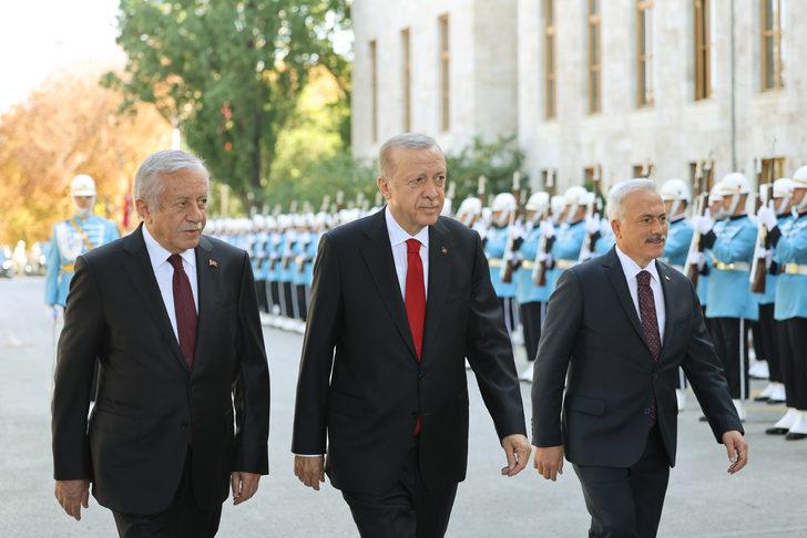 TBMM'de yeni yıl böyle başladı! Dikkat çeken anlar kameralara yansıdı: Erdoğan ile Bahçeli... G1