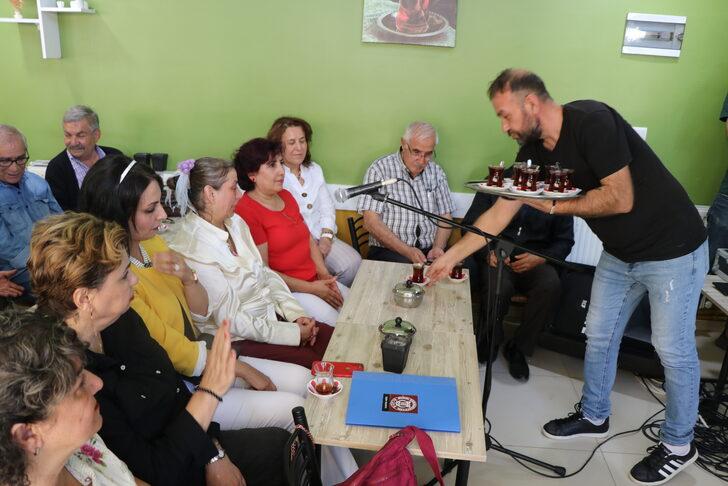 Elazığ'da Türk Sanat Müziği korosu çay ocağında konser verdi G2