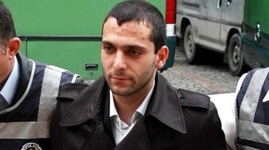 Bir s&uuml;redir aranan Onur &Ouml;zbizerdik yakalandı