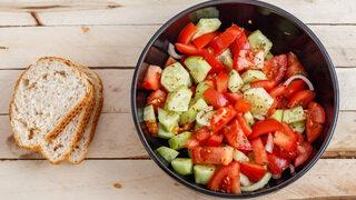 Hassas mideler kesinlikle uzak dursun: Yediğiniz an reflüyü coşturacak olan yiyecekler