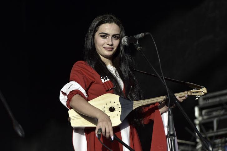 4. Dünya Göçebe Oyunları'nda Gürcü müzik grup Trio Mandili konser verdi G3
