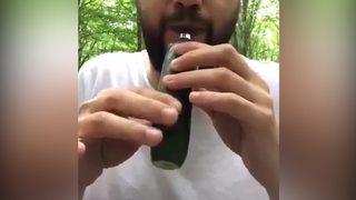 Salatalıktan klarnet yaptı