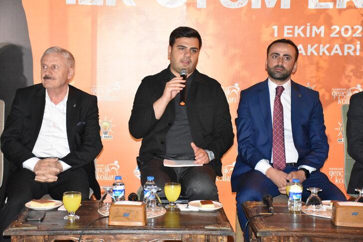 AK Parti Genel Merkez Gençlik Kolları Başkanı İnan, Hakkari'de gençlerle buluştu: G1
