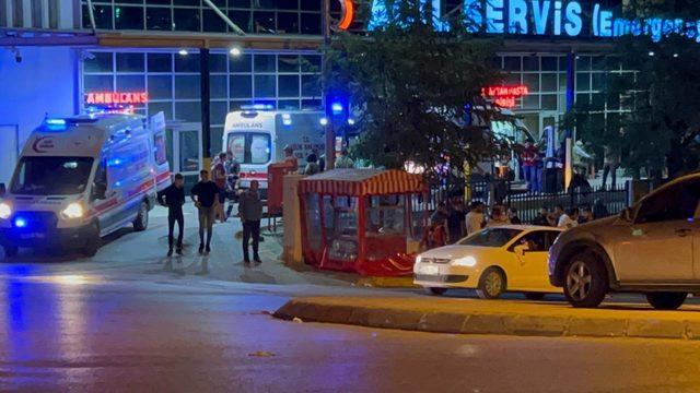 Kocaeli'de iki ayrı bıçaklı kavgada 2 kişi yaralandı