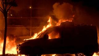 Son dakika: Bursa’da et deposunda yangın! Alevler otomobili de sardı, dumanlar her yerden gözüküyor