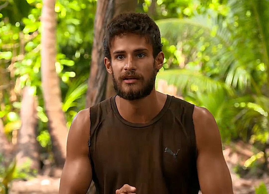 Survivor Batuhan Karacakaya yeni sevgilisini paylaştı! Ayşe Aslan'dan iddialı pozlar