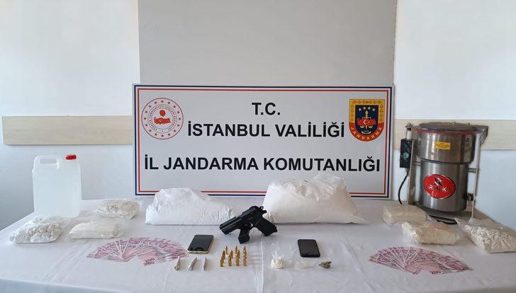 İstanbul'da 31 kilogram metamfetamin ve 13 kilogram kokain ele geçirildi G3
