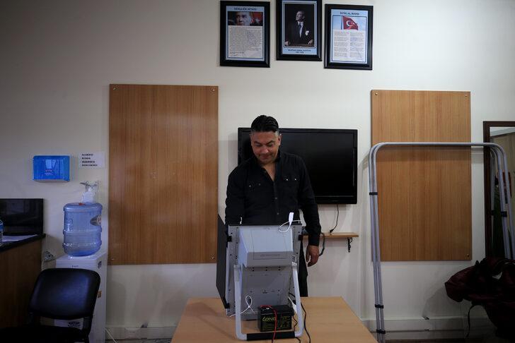 Bulgaristan'daki erken seçim kapsamında Trakya'daki merkezlerde oy verme işlemi başladı G4