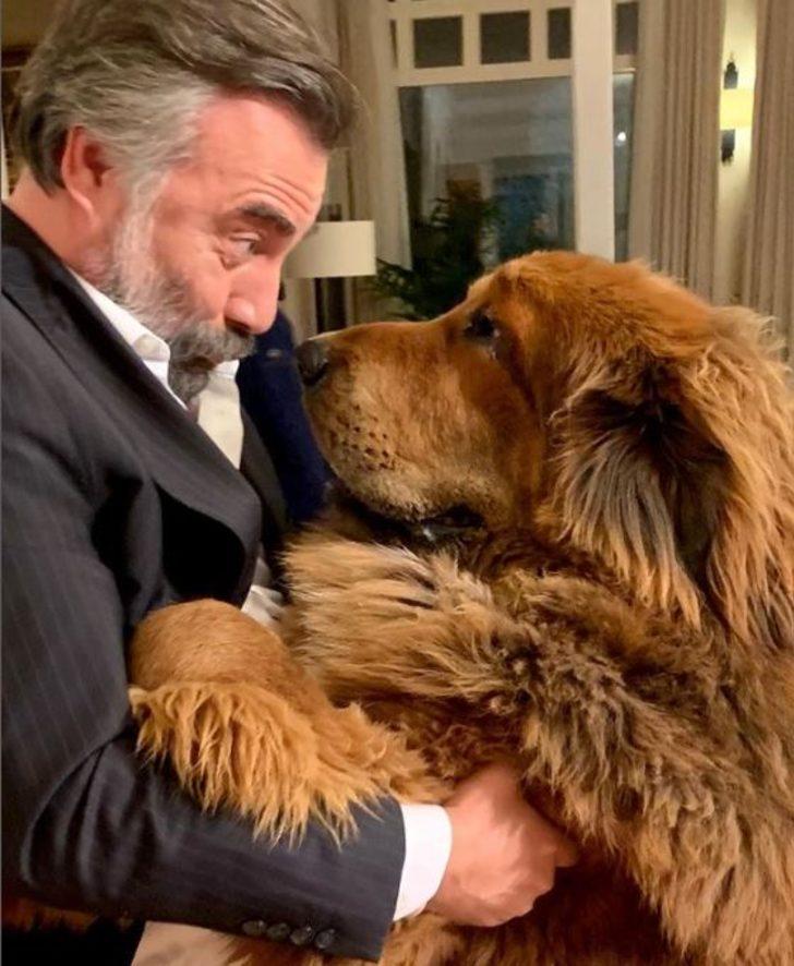 10 tavuğu, 4 kedisi bir de köpeği var! İşte Oktay Kaynarca'nın İstanbul'daki geniş bahçeli evi  G1