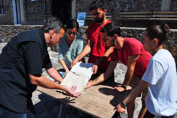 1800 yıllık yazıtın sırrı çözüldü! Aigai Antik Kenti'nde bulunmuştu...  G2