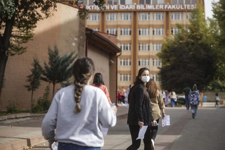 2022-KPSS Öğretmenlik Alan Bilgisi Testi'nin sabah oturumu başladı G5