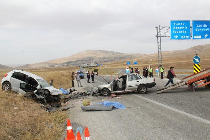 Konya'da iki otomobilin çarpıştığı kazada 4 kişi öldü, 3 kişi yaralandı G5