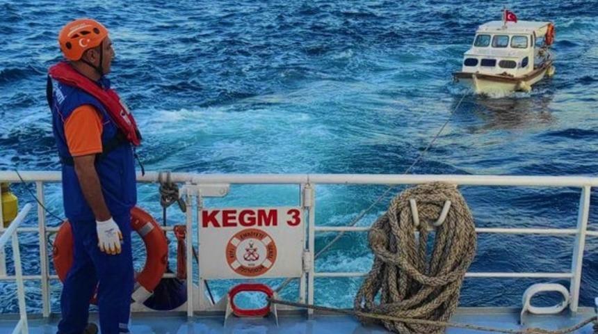 Büyükada açıklarında sürüklenen tekne kurtarıldı