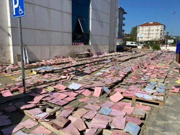 SGK'da şaşkına çeviren görüntü! 70 bin dosya bahçeye serildi G3