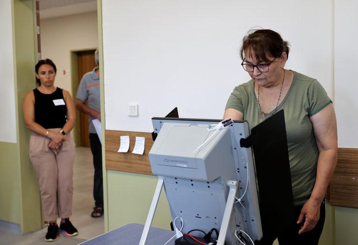 İzmir, Aydın ve Manisa'da Bulgaristan vatandaşları sandık başına gitti G3