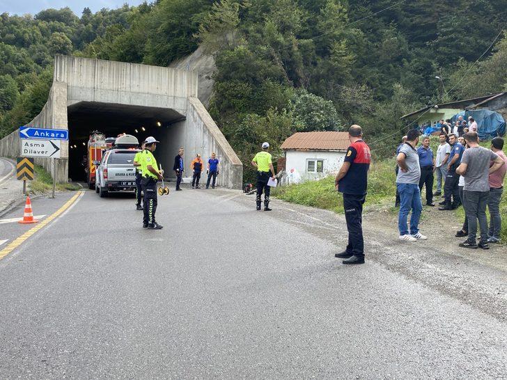 Zonguldak'ta duvara çarpıp evin bahçesine devrilen otomobilin sürücüsü öldü G1
