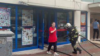 Kocaeli'de marketin deposunda çıkan yangın söndürüldü