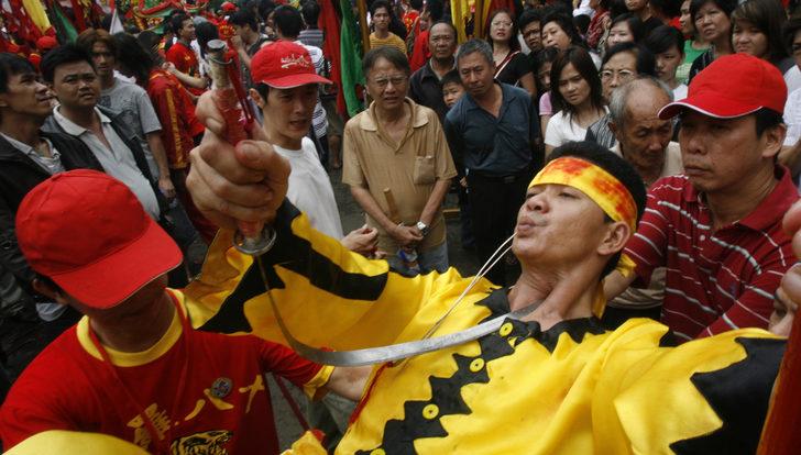 Dünyanın en korkunç festivali: Bakmak bile cesaret istiyor! G1