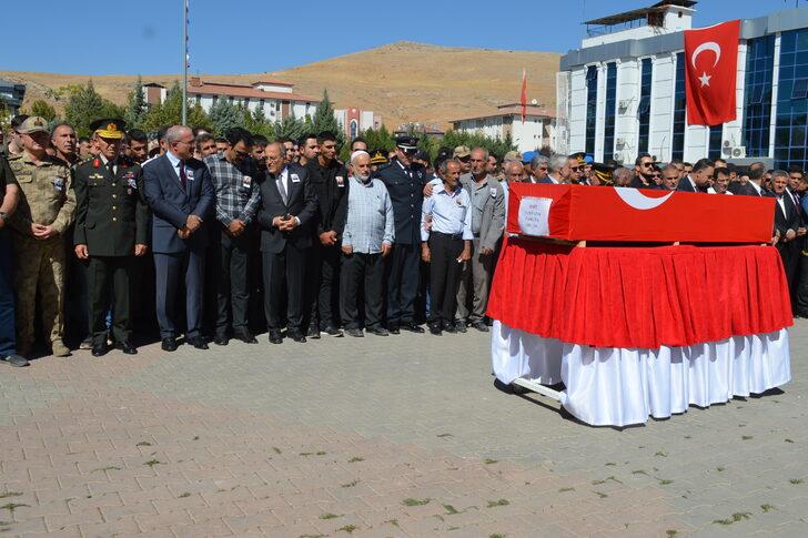 Vasiyetini anlattığı görüntüler yürekleri dağlamıştı! Şehit Astsubay Yusuf Ataş son yolculuğuna uğurlandı "Kız çocuğunu bulmuşlar" G5