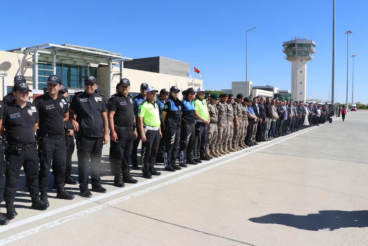 Şehit Astsubay Yusuf Ataş memleketi Elazığ'da son yolculuğuna uğurlandı G3