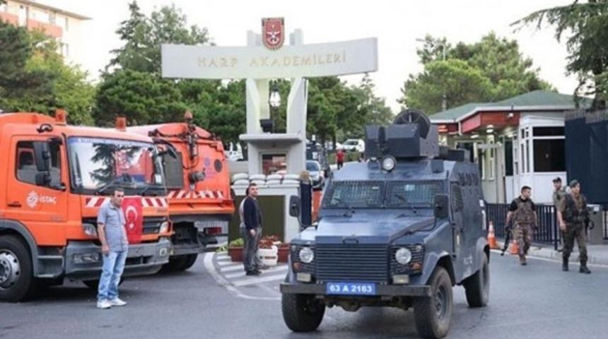 Harp Akademileri Komutanlığı'nda 40 tutuklama