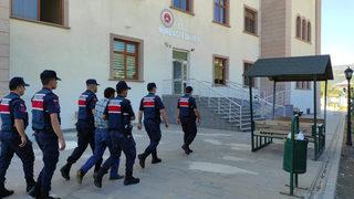 Anne ile oğlunu öldürüp, 3 kişiyi yaraladı! Saldırganın kimliği şoke etti