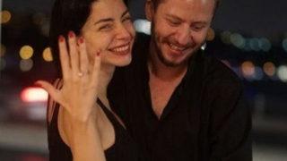 Merve Boluğur merak edilen gelinliğiyle pozlarını paylaştı! İşte düğünden ilk kareler